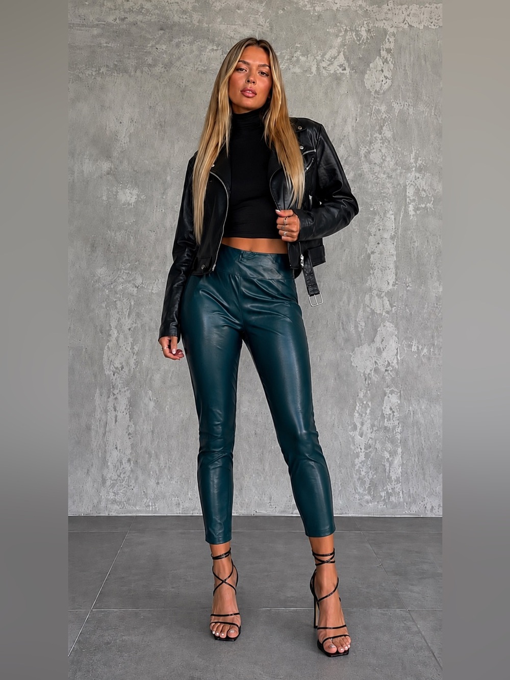 Gottex polyester spandex stretch forest green shiny rubberized leggings LG
